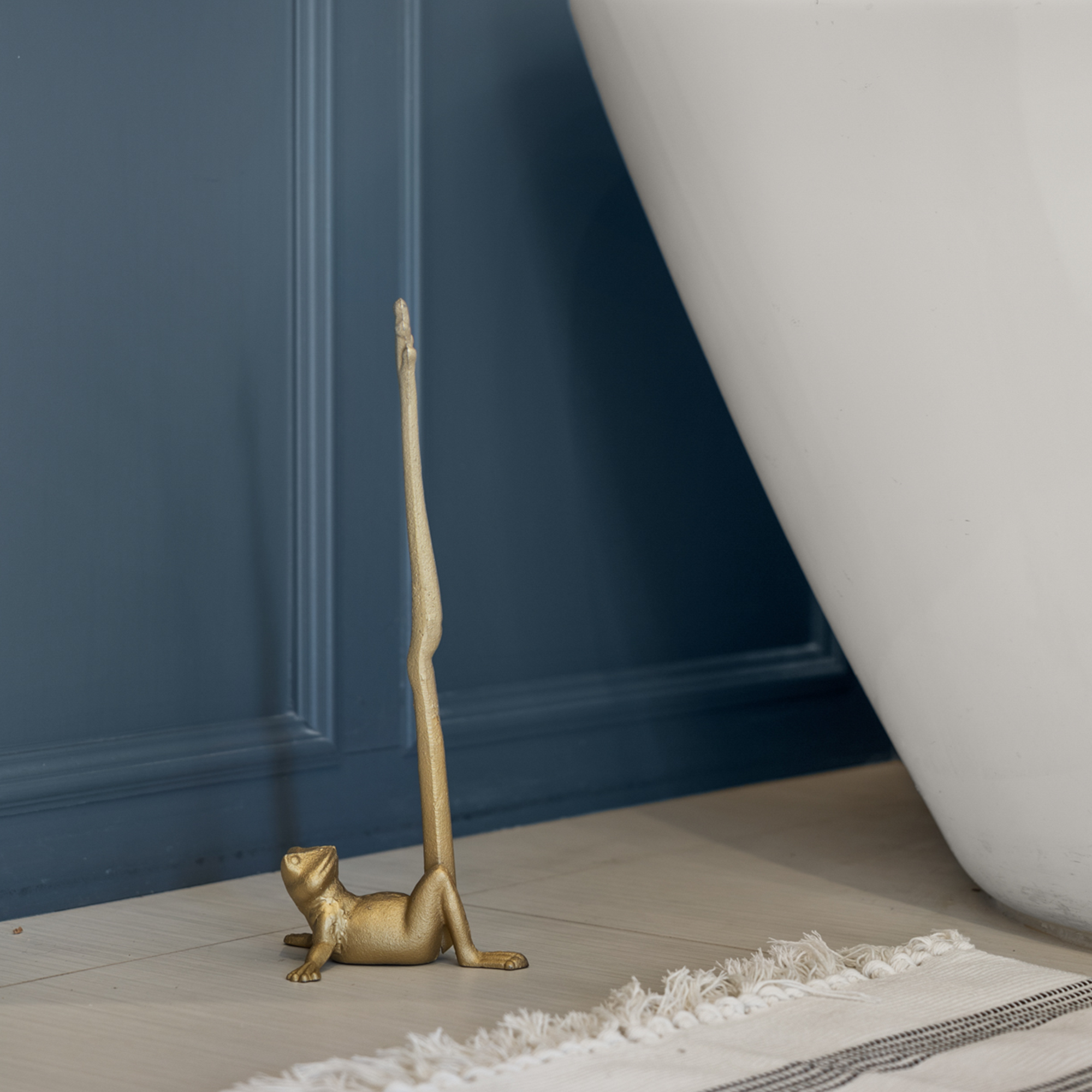 Gold Frog Toilette Papierhalter & Papierhandtuch Stand - 16.5' Gusseisen Freistehende Badezimmer oder Küchentheke Dekor, Schwer, No-Tip Base